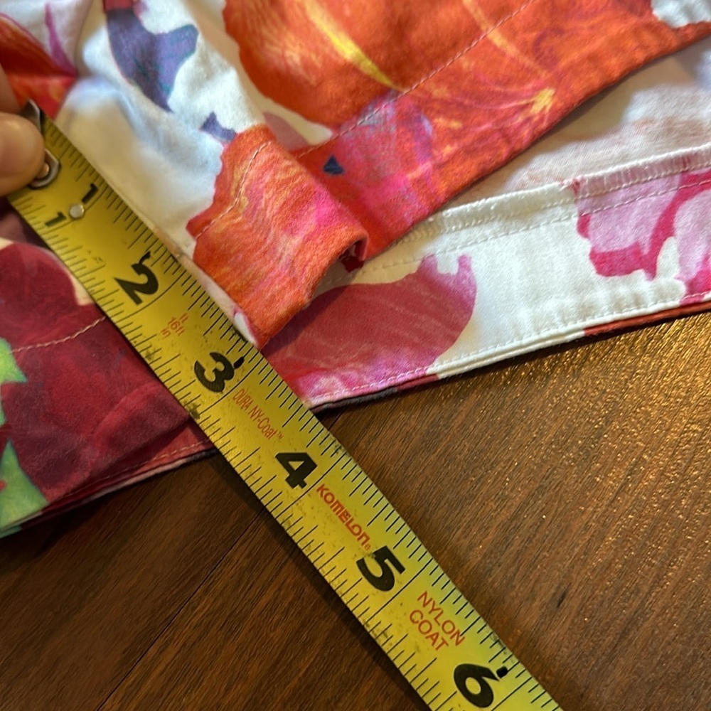 Cynthia Rowley Floral Back Zipper Shorts Size 14- Bright Summer Colors - Picture 6 of 9